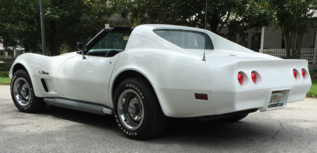 1976 Chevrolet Corvette (White/Black)