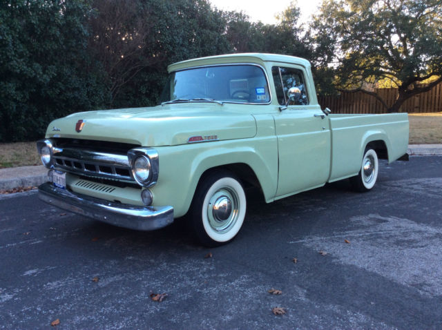 1957 Ford F-100 (Willow Green/Willow Green)