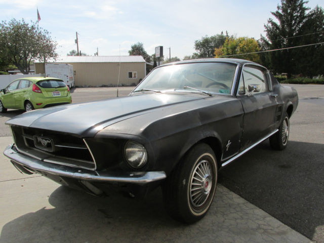 1967 Ford Mustang (Green/Parchment)