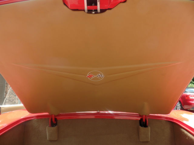 1962 Chevrolet Corvette (ROMAN RED/Tan)