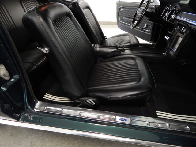 1968 Ford Mustang (Green/Black)