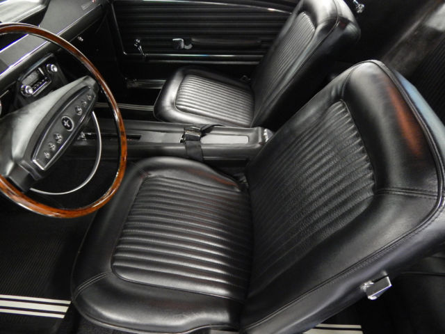 1968 Ford Mustang (Green/Black)