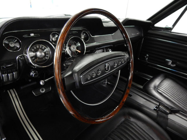 1968 Ford Mustang (Green/Black)