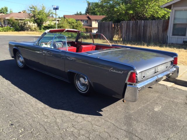 1961 Lincoln Continental (Silver/Red)