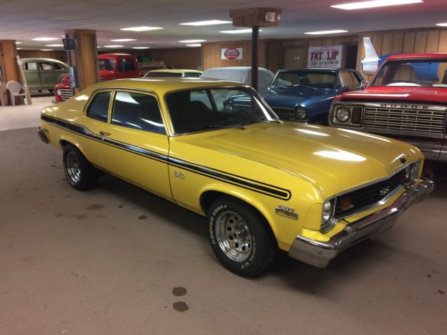 1973 Chevrolet Nova (Yellow/Black)