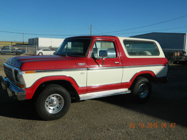 1979 Ford Bronco (Red and White/Red)