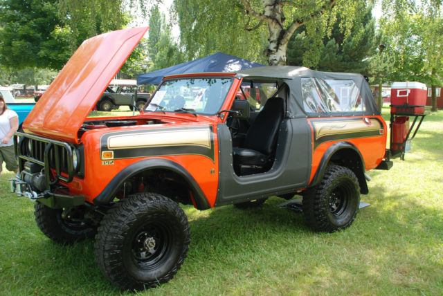 1977 International Harvester Scout (Orange/Black)