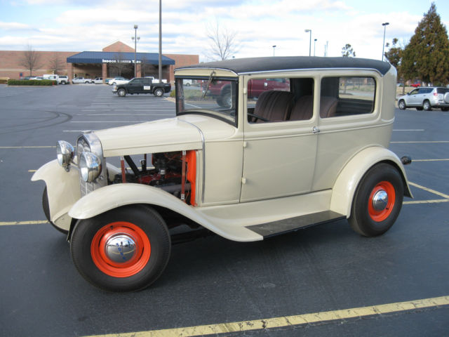 1931 Ford Model A (Tan/Tan)