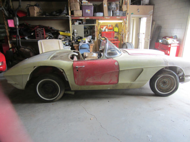 1962 Chevrolet Corvette (Red/Red)