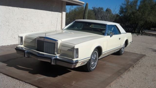 1979 Lincoln Continental (Creme (Light Yellow)/Gold / Tan)