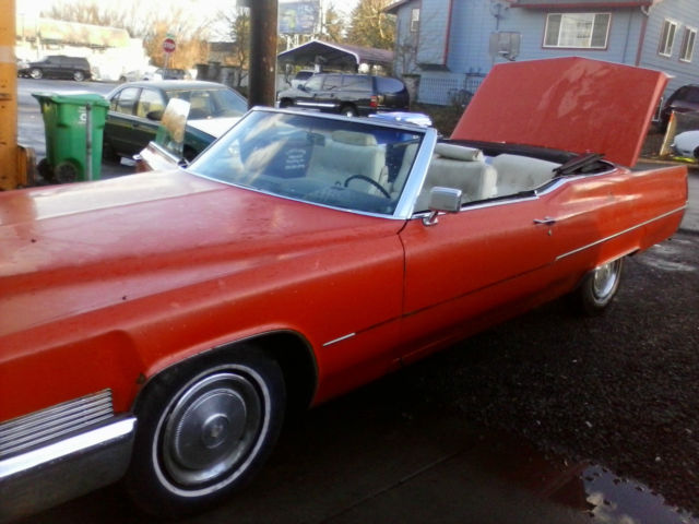 1970 Cadillac DeVille (Red/White)