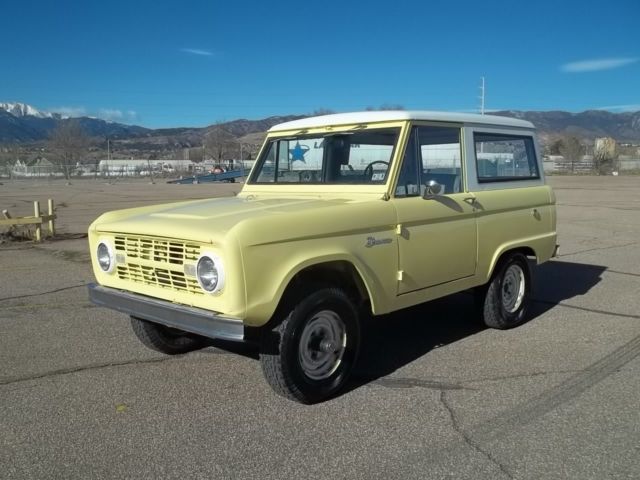 1966 Ford Bronco (Yellow/Grey)
