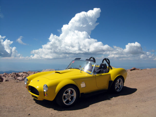 1966 Replica/Kit Makes Cobra (Yellow, Ford D5/Black/Gray)