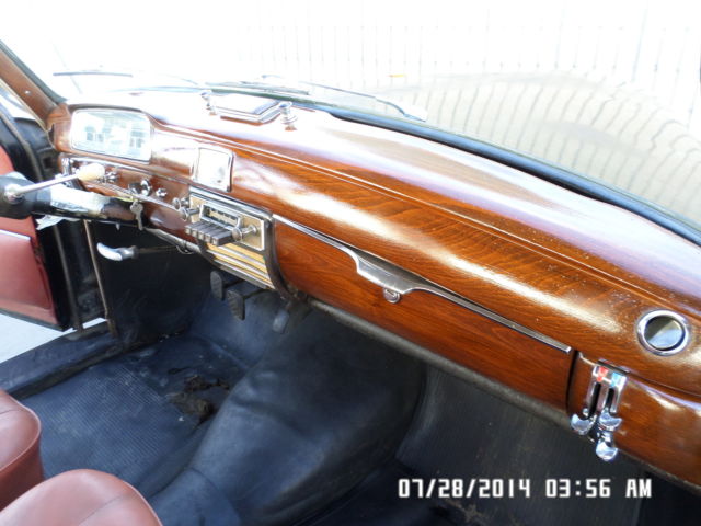 1959 Mercedes-Benz 200-Series (Black/Red)