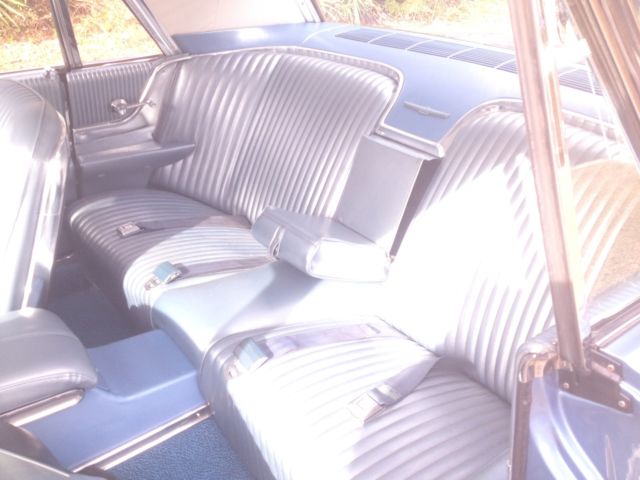 1964 Ford Thunderbird (marina blue/light blue)