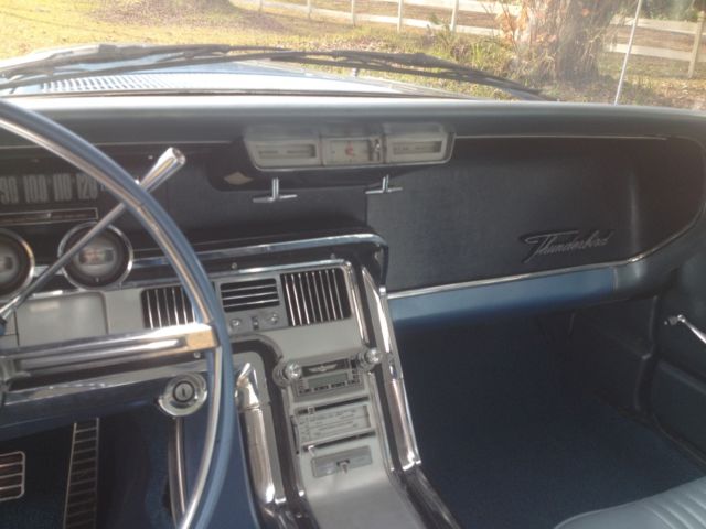 1964 Ford Thunderbird (marina blue/light blue)
