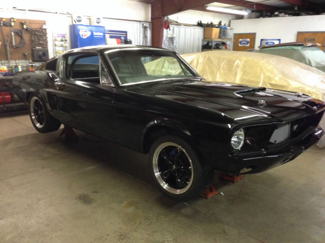 1967 Ford Mustang (Black/Black)
