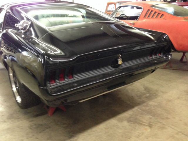 1967 Ford Mustang (Black/Black)