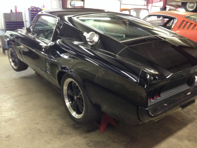 1967 Ford Mustang (Black/Black)