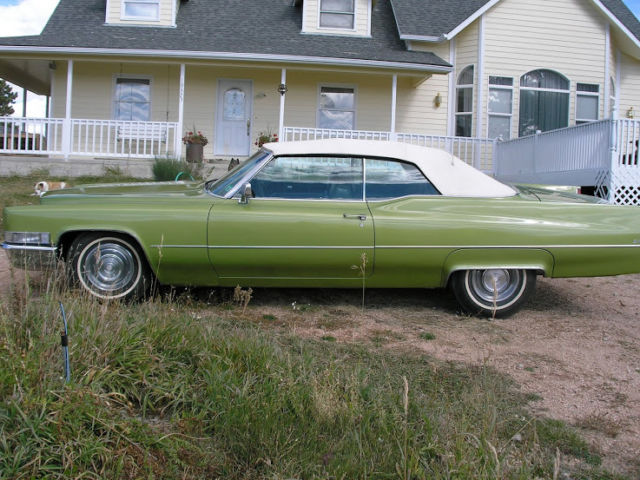 1969 Cadillac DeVille (Green/Black)