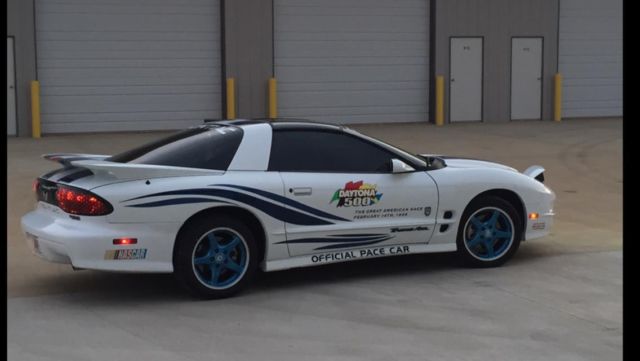 1999 Pontiac Firebird (White/White)