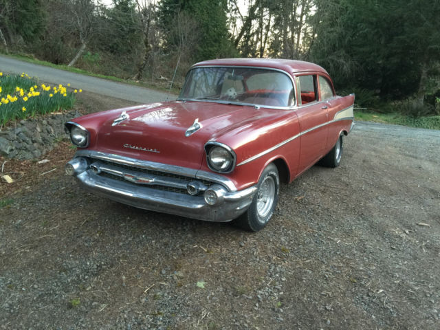 1957 Chevrolet Bel Air/150/210 (Red/Red)