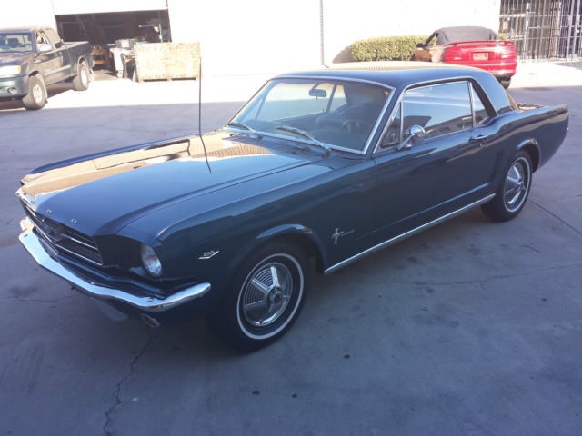 1964 Ford Mustang (Blue/Blue)