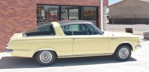 1965 Plymouth Barracuda (Yellow/Black)