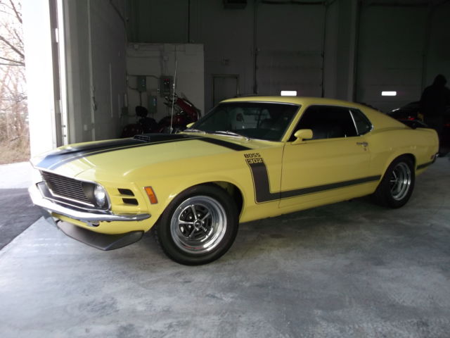 1970 Ford Mustang (Yellow/Black)