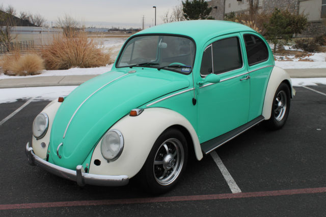 1966 Volkswagen Beetle - Classic (White/Tan)