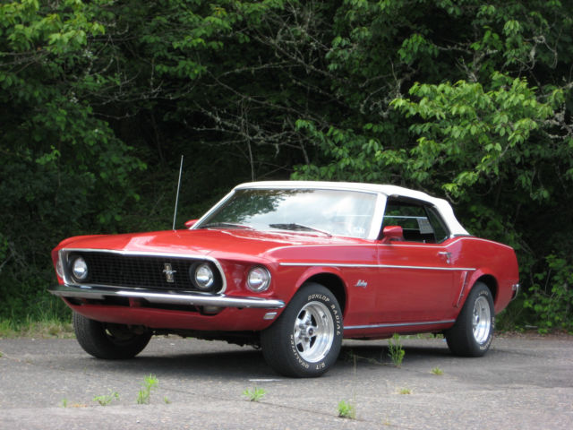 1969 Ford Mustang (Red/Red)