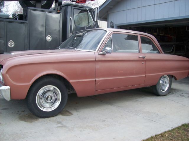 1962 Ford Falcon (Red/Gray)