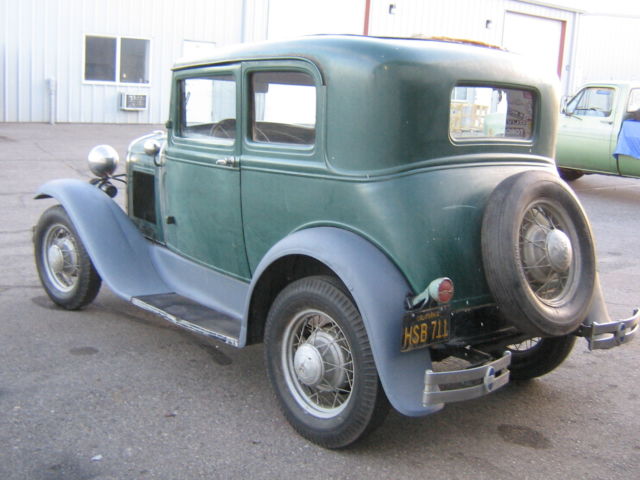 1931 Ford Model A (Black/Black)