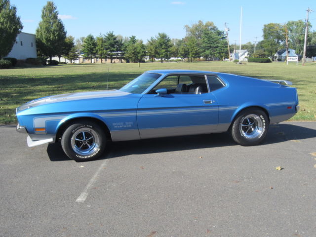 1971 Ford Mustang (Medium Blue Metalic/Black)