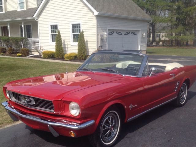 1966 Ford Mustang (Red/Black/ White)
