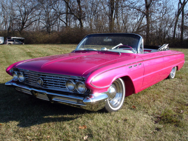 1961 Buick LeSabre (Red/White)