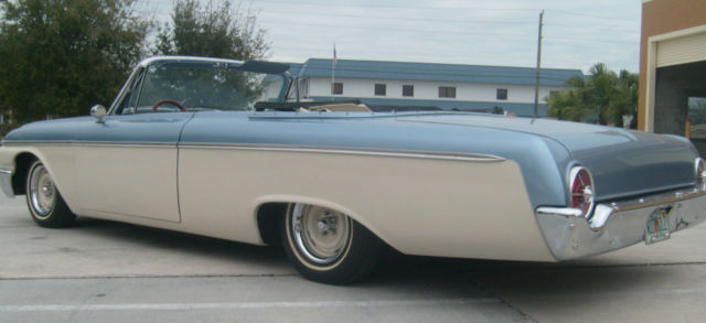 1962 Ford Galaxie (blue / cream/cream / blue)