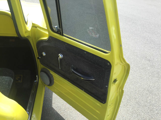 1962 Chevrolet C-10 (Yellow/Gray)