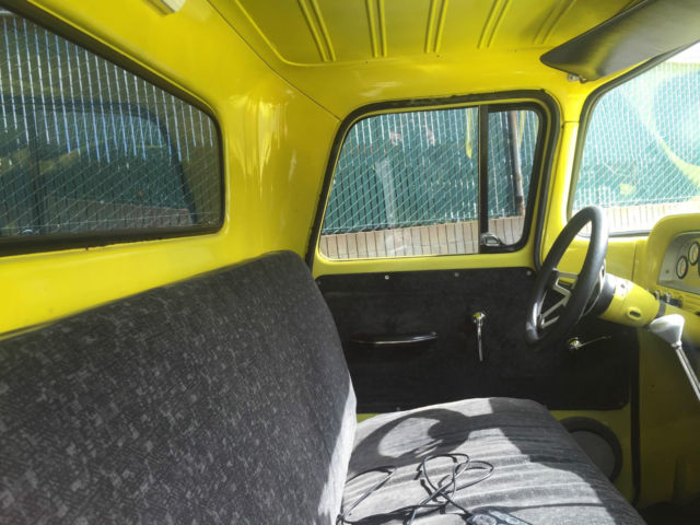 1962 Chevrolet C-10 (Yellow/Gray)