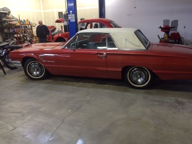 1965 Ford Thunderbird (Ragoon Red/RED / WHITE)
