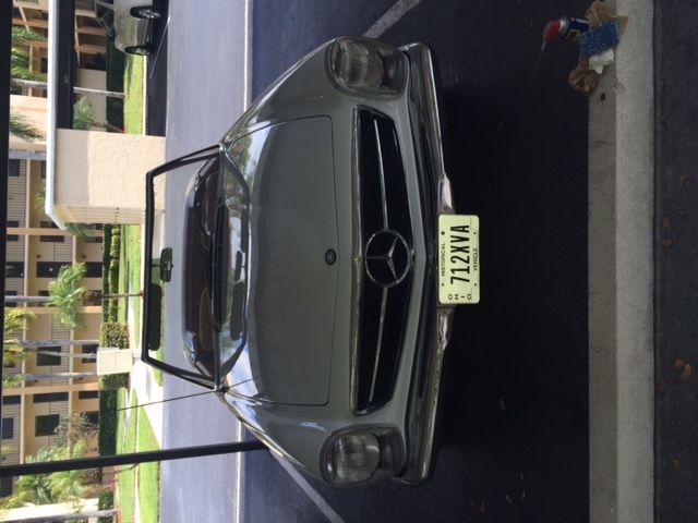 1966 Mercedes-Benz SL-Class (White/Tan)