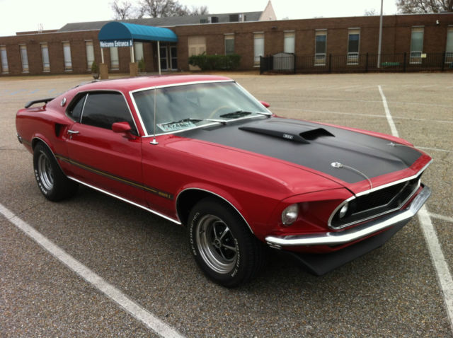 1969 Ford Mustang (Candy Apple Red/Black)