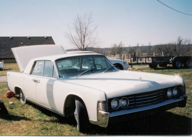 1965 Lincoln Continental (Pearl/Light Blue)