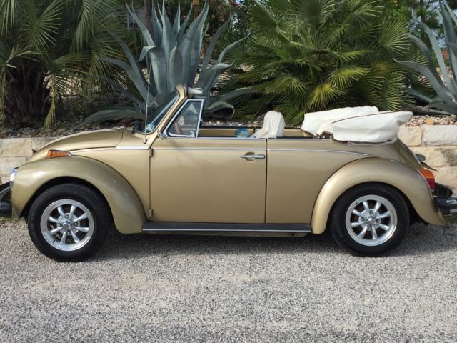 1974 Volkswagen Beetle - Classic (Gold/Brown with White)