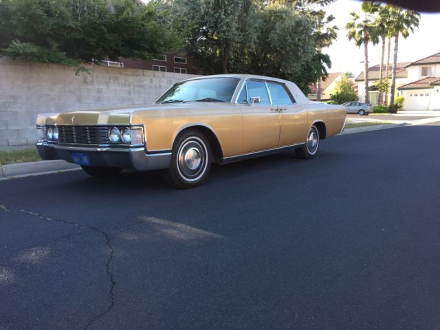1968 Lincoln Continental (Gold/Tan)