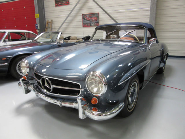 1957 Mercedes-Benz SL-Class (Blue/Tan)