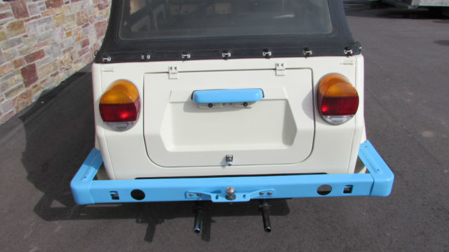 1973 Volkswagen Thing (Cream w/ Blue Accents (Acapulco Theme)/Black)