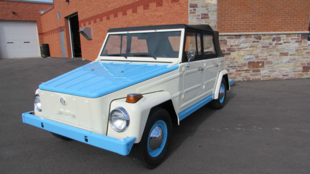 1973 Volkswagen Thing (Cream w/ Blue Accents (Acapulco Theme)/Black)