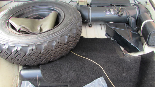 1973 Volkswagen Thing (Cream w/ Blue Accents (Acapulco Theme)/Black)