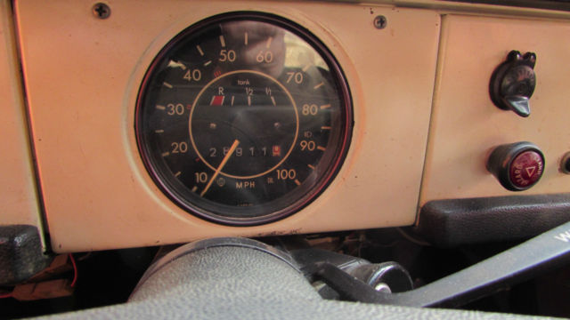 1973 Volkswagen Thing (Cream w/ Blue Accents (Acapulco Theme)/Black)